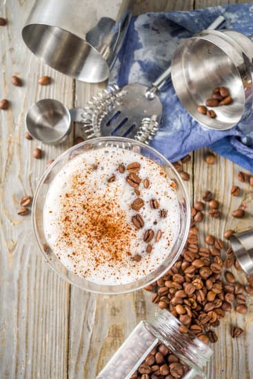 How To Make Vodka Martini Shaken Not Stirred?
